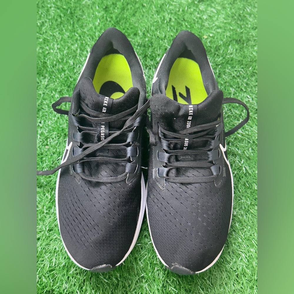 Nike Men's Air Zoom‎ Pegasus 38 Running Shoe Size 7
